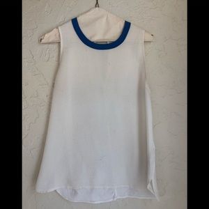 Sleeveless shirt with blue trim